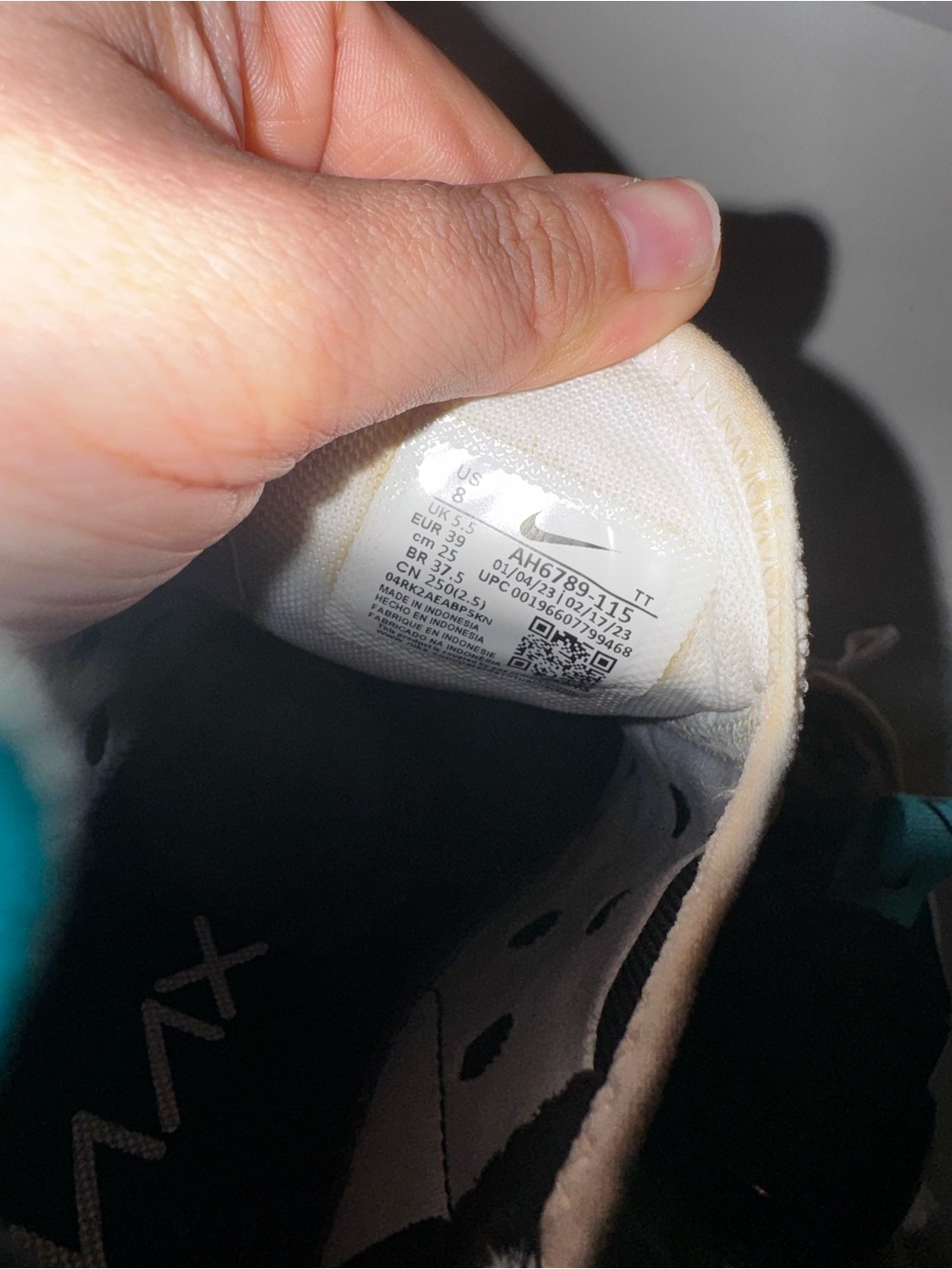 Nike White Black Teal Air Max 270 Sneakers - Picture 6 of 6